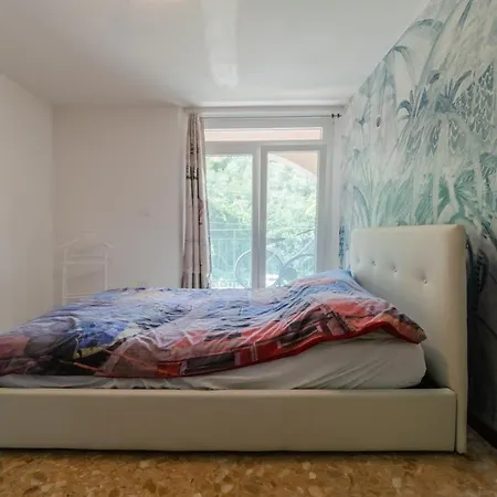 Into The Green! La Spezia Roomy Flat & Sauna Appartamento