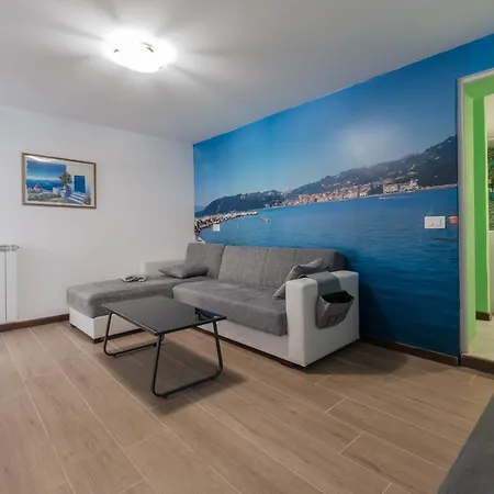 Into The Green! La Spezia Roomy Flat & Sauna *