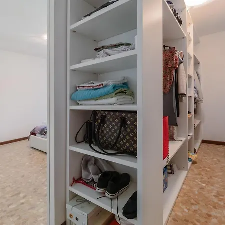 Into The Green! La Spezia Roomy Flat & Sauna