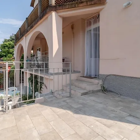 Lejlighed Into The Green! La Spezia Roomy Flat & Sauna