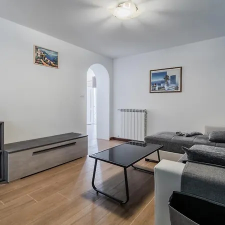 Into The Green! La Spezia Roomy Flat & Sauna *