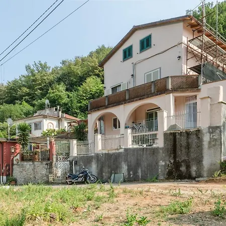 Lejlighed Into The Green! La Spezia Roomy Flat & Sauna Pegazzano