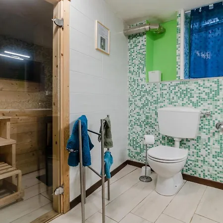 Apartamento Into The Green! La Spezia Roomy Flat & Sauna